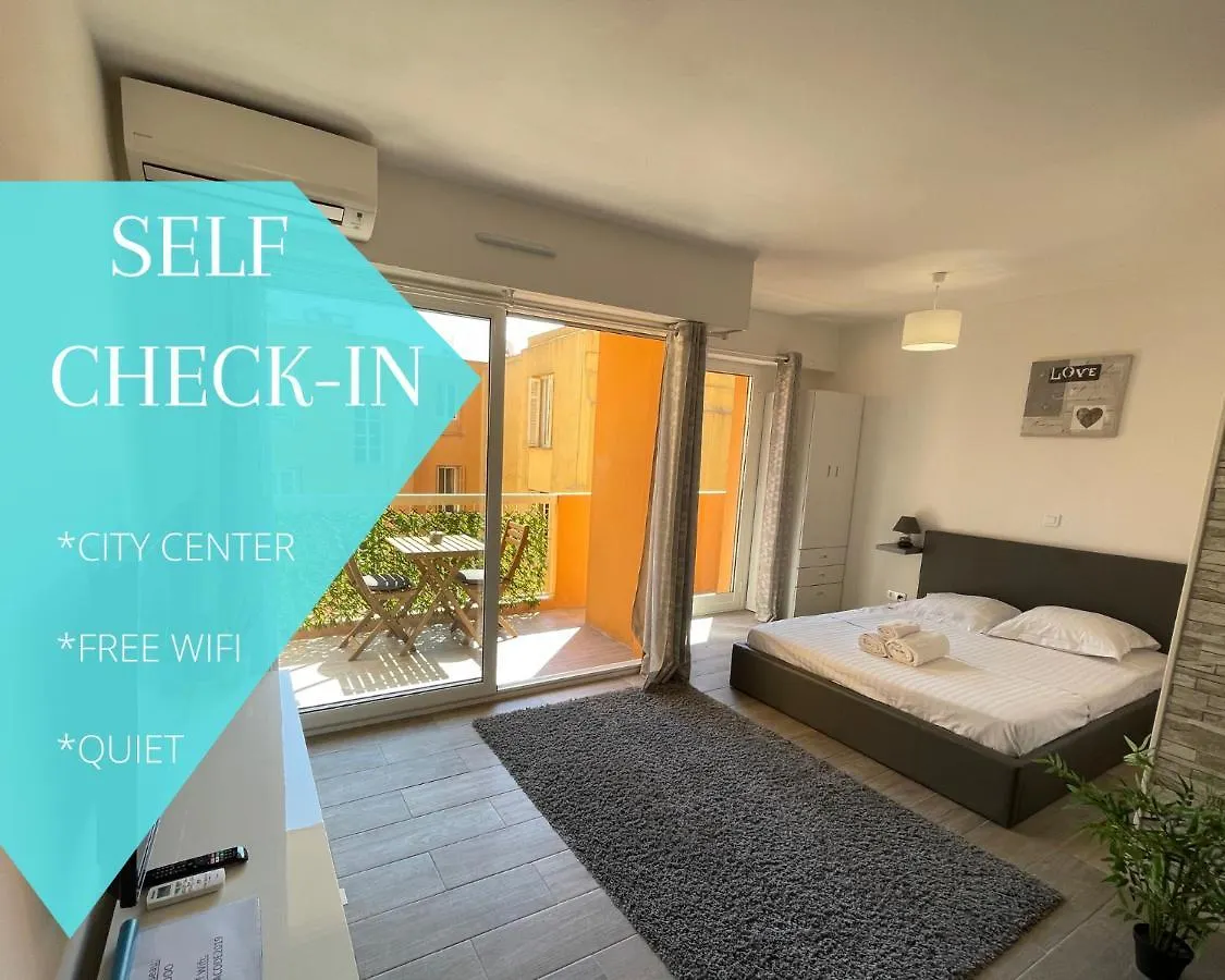 Centre De Beausoleil, Climatise, Wifi, Terrasse. Apartman
